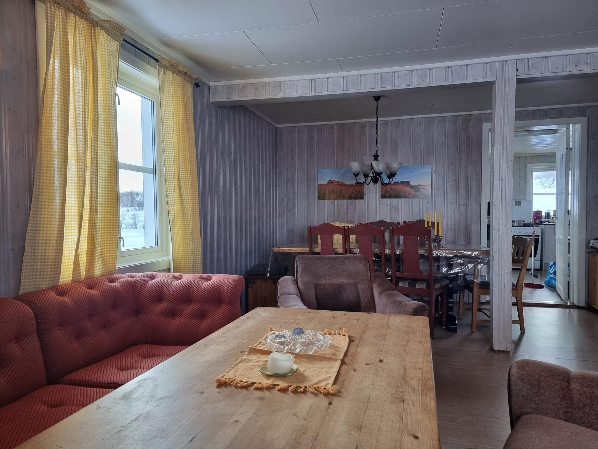 Stua og spiseplassen på Bingis
